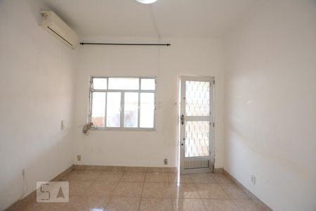 Sala de casa à venda com 2 quartos, 100m² em Braz de Pina, Rio de Janeiro