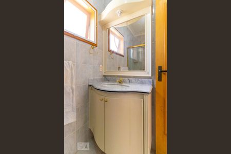 Casa para alugar com 700m², 5 quartos e 8 vagas Casa para alugar com 700m², 5 quartos e 8 vagasBanheiro social