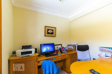 Casa para alugar com 700m², 5 quartos e 8 vagas Casa para alugar com 700m², 5 quartos e 8 vagasEscritório