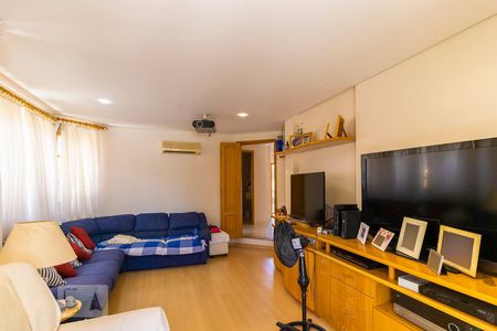 Sala de vídeo de casa à venda com 5 quartos, 700m² em Loteamento Alphaville Campinas, Campinas