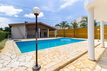 Casa para alugar com 700m², 5 quartos e 8 vagas Casa para alugar com 700m², 5 quartos e 8 vagasQuintal