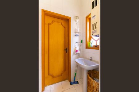 Casa para alugar com 700m², 5 quartos e 8 vagas Casa para alugar com 700m², 5 quartos e 8 vagasBanheiro de serviço