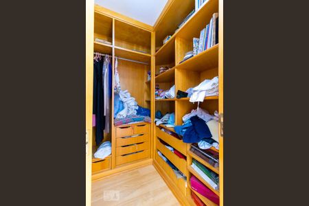 Casa para alugar com 700m², 5 quartos e 8 vagas Casa para alugar com 700m², 5 quartos e 8 vagasQuarto 3 - Suíte 3