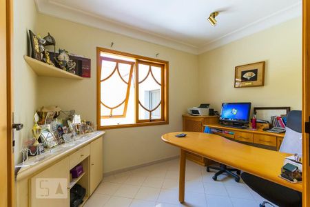 Casa para alugar com 700m², 5 quartos e 8 vagas Casa para alugar com 700m², 5 quartos e 8 vagasEscritório