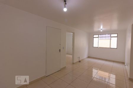 Sala  de apartamento para alugar com 2 quartos, 55m² em Lajeado, Cotia