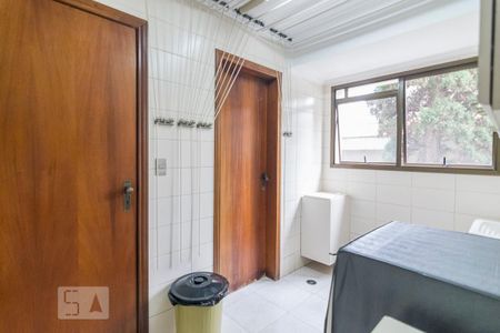 Apartamento à venda com 140m², 4 quartos e 2 vagas Apartamento à venda com 140m², 4 quartos e 2 vagasÁrea de Serviço