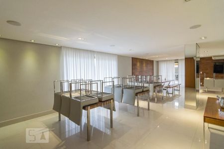 Apartamento à venda com 140m², 4 quartos e 2 vagas Apartamento à venda com 140m², 4 quartos e 2 vagasSalão de Festas