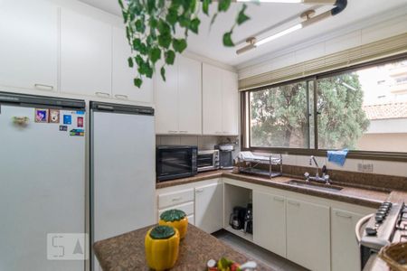 Apartamento à venda com 140m², 4 quartos e 2 vagas Apartamento à venda com 140m², 4 quartos e 2 vagasCozinha