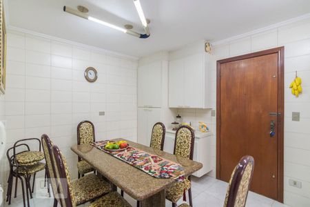 Apartamento à venda com 140m², 4 quartos e 2 vagas Apartamento à venda com 140m², 4 quartos e 2 vagasCopa
