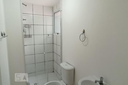 Banheiro de apartamento para alugar com 2 quartos, 47m² em Parque São Lourenço, São Paulo