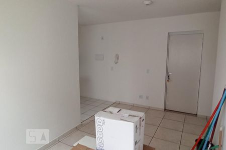 Sala de apartamento para alugar com 2 quartos, 47m² em Parque São Lourenço, São Paulo