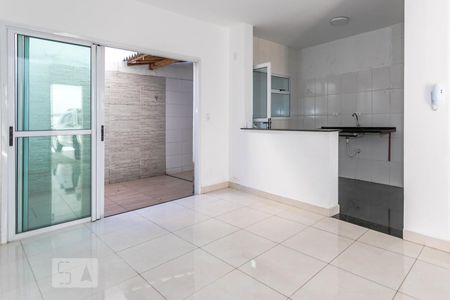 Sala de casa de condomínio para alugar com 3 quartos, 95m² em Vila Paulicea, Mogi das Cruzes