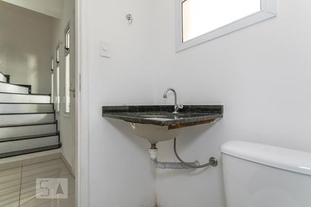 Lavabo de casa de condomínio para alugar com 3 quartos, 95m² em Vila Paulicea, Mogi das Cruzes