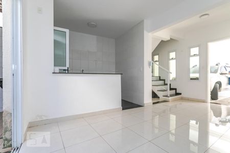 Sala de casa de condomínio para alugar com 3 quartos, 95m² em Vila Paulicea, Mogi das Cruzes