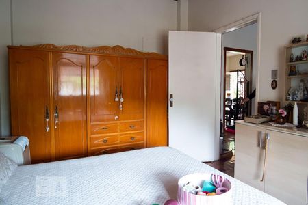 Quarto 1 de casa à venda com 5 quartos, 212m² em Teresópolis, Porto Alegre