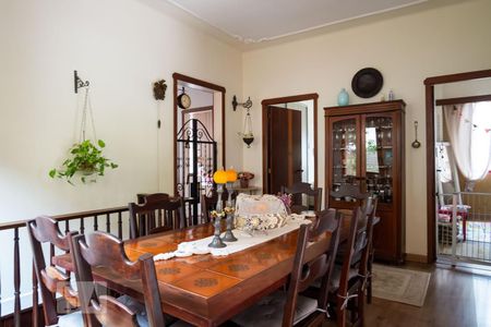 Sala de casa à venda com 5 quartos, 212m² em Teresópolis, Porto Alegre