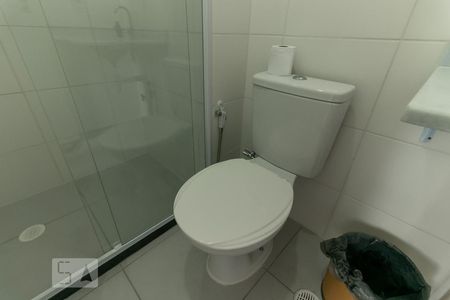 Banheiro de apartamento para alugar com 1 quarto, 26m² em Vila Guarani (z Sul), São Paulo