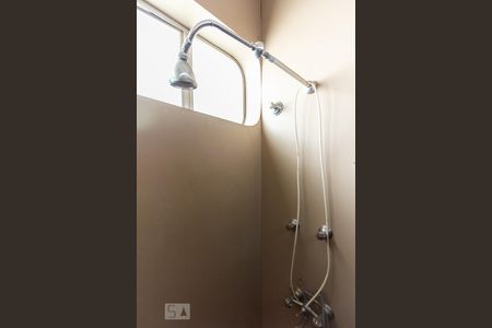 Casa para alugar com 500m², 4 quartos e 5 vagas Casa para alugar com 500m², 4 quartos e 5 vagasBanheiro 2