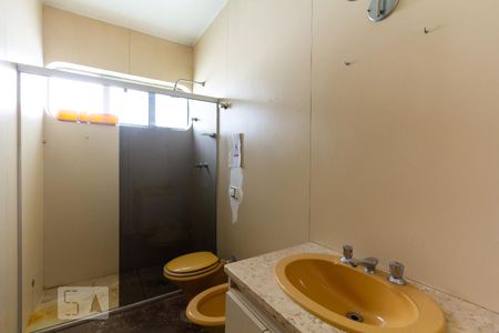 Casa para alugar com 500m², 4 quartos e 5 vagas Casa para alugar com 500m², 4 quartos e 5 vagasBanheiro