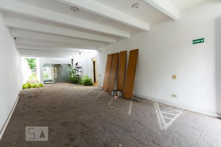 Garagem de casa para alugar com 4 quartos, 500m² em Vila Olímpia, São Paulo