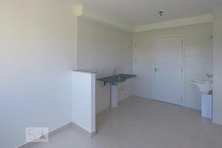 Cozinha / Sala de apartamento para alugar com 2 quartos, 36m² em Parque Fongaro, São Paulo