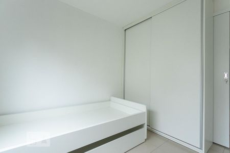 Quarto 2 de apartamento para alugar com 2 quartos, 54m² em Bacacheri, Curitiba