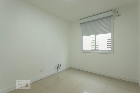 Quarto 1 de apartamento para alugar com 2 quartos, 54m² em Bacacheri, Curitiba