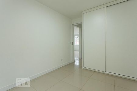 Quarto 1 de apartamento para alugar com 2 quartos, 54m² em Bacacheri, Curitiba