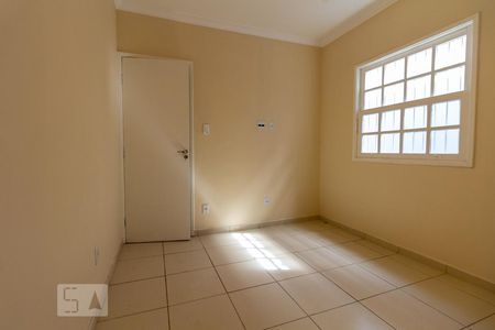 Quarto 1 de casa para alugar com 3 quartos, 180m² em Conjunto Residencial Butanta, São Paulo
