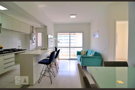 Sala de apartamento para alugar com 2 quartos, 57m² em Vila Homero Thon, Santo André