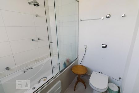 Banheiro da Suíte 1 de apartamento para alugar com 3 quartos, 130m² em Perdizes, São Paulo