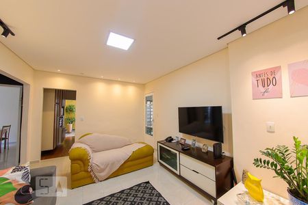 Sala de casa à venda com 4 quartos, 200m² em Jardim Modelo, São Paulo