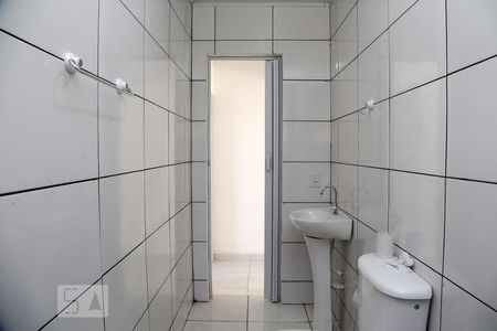 Banheiro de casa para alugar com 1 quarto, 50m² em Parque Maraba, Taboão da Serra