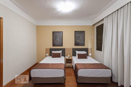 Sala/Quarto de apartamento para alugar com 1 quarto, 33m² em Lourdes, Belo Horizonte