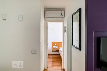 Corredor de apartamento para alugar com 2 quartos, 54m² em Centro, Campinas