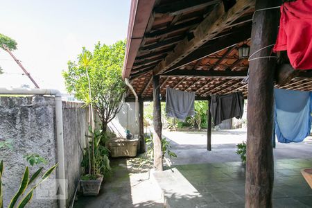 Casa para alugar com 260m², 6 quartos e 8 vagas Casa para alugar com 260m², 6 quartos e 8 vagasQuintal