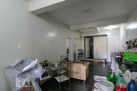 Casa para alugar com 260m², 6 quartos e 8 vagas Casa para alugar com 260m², 6 quartos e 8 vagasCozinha e Área de Serviço