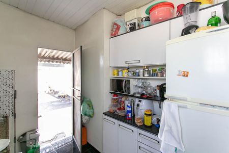 Casa para alugar com 260m², 6 quartos e 8 vagas Casa para alugar com 260m², 6 quartos e 8 vagasCozinha 2