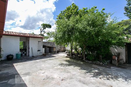 Casa para alugar com 260m², 6 quartos e 8 vagas Casa para alugar com 260m², 6 quartos e 8 vagasFachada