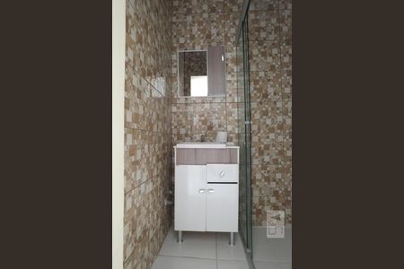 Banheiro de kitnet/studio para alugar com 1 quarto, 25m² em Centro Histórico, Porto Alegre