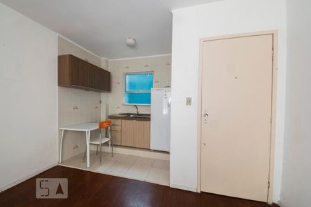 Sala e Cozinha de kitnet/studio para alugar com 1 quarto, 43m² em Centro, São Leopoldo