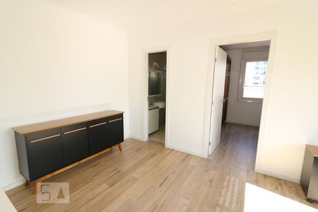 Sala de apartamento para alugar com 1 quarto, 42m² em Passo da Areia, Porto Alegre