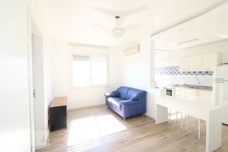 Sala de apartamento para alugar com 1 quarto, 42m² em Passo da Areia, Porto Alegre