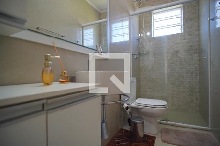 Banheiro de apartamento para alugar com 1 quarto, 42m² em Passo da Areia, Porto Alegre