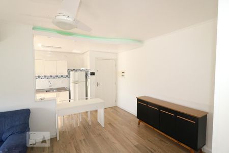 Sala de apartamento para alugar com 1 quarto, 42m² em Passo da Areia, Porto Alegre