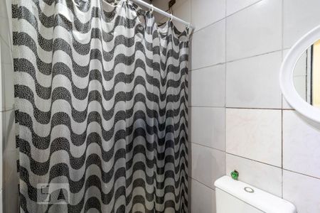 Salão do Térreo - Banheiro de casa para alugar com 3 quartos, 150m² em Santa Teresinha, São Paulo