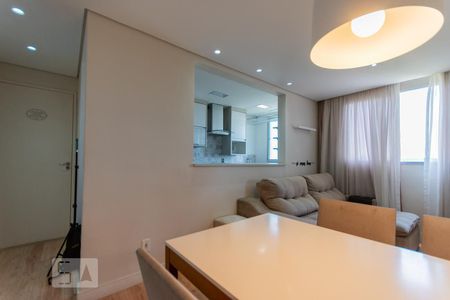 Sala de apartamento para alugar com 2 quartos, 46m² em Parque São Vicente, Santo André