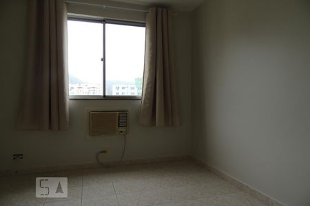 Quarto 1 de apartamento para alugar com 2 quartos, 48m² em Jacarepaguá, Rio de Janeiro
