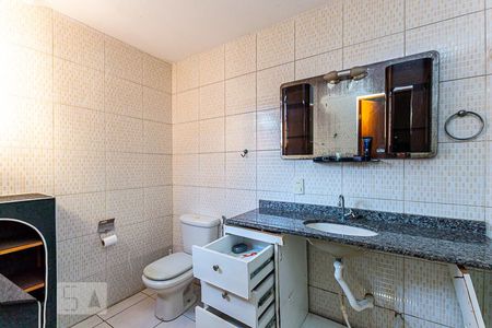Casa para alugar com 300m², 3 quartos e 3 vagas Casa para alugar com 300m², 3 quartos e 3 vagasBanheiro da Suíte
