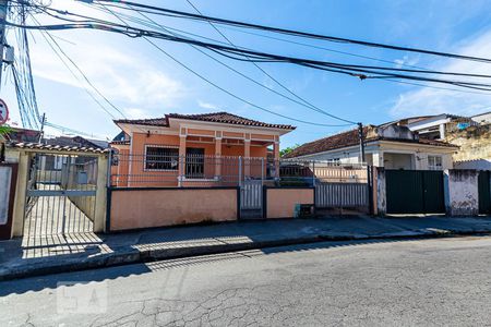 Casa para alugar com 300m², 3 quartos e 3 vagas Casa para alugar com 300m², 3 quartos e 3 vagasFachada